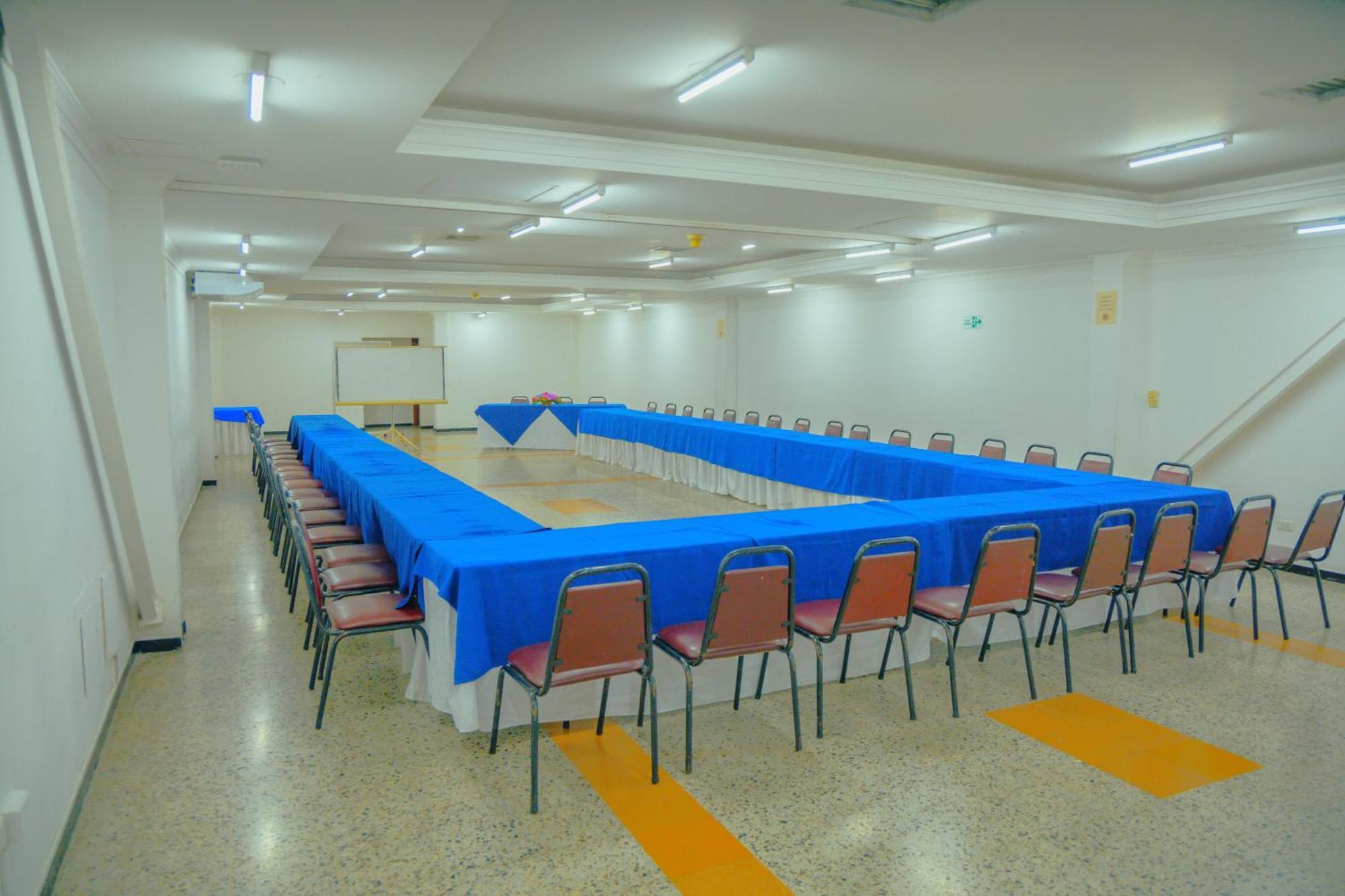 Tama Hotel Granada Real Калі Екстер'єр фото