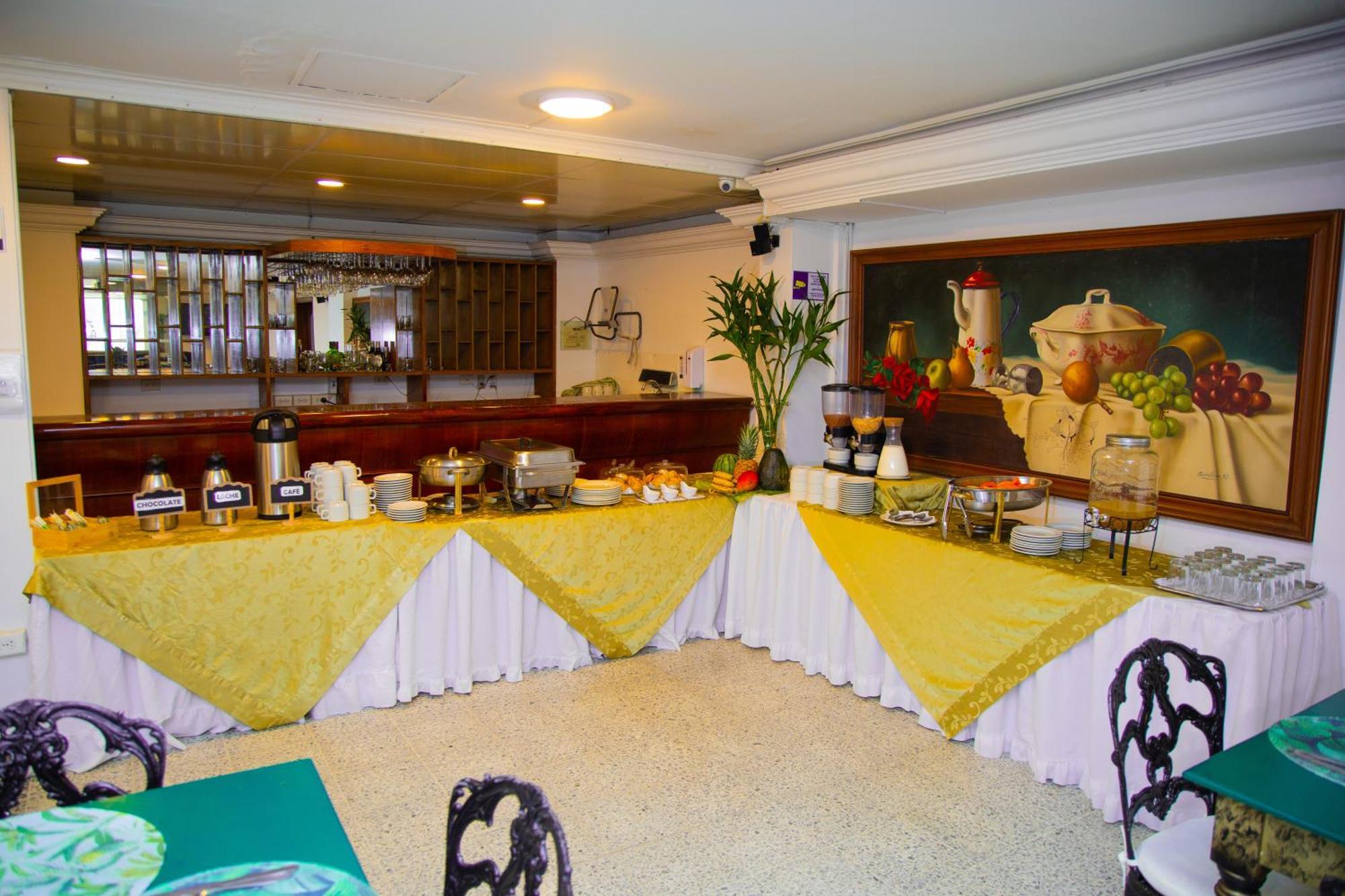 Tama Hotel Granada Real Калі Екстер'єр фото