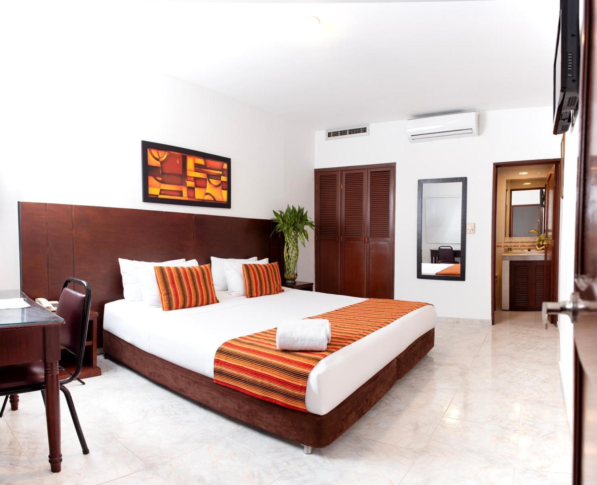 Tama Hotel Granada Real Калі Екстер'єр фото